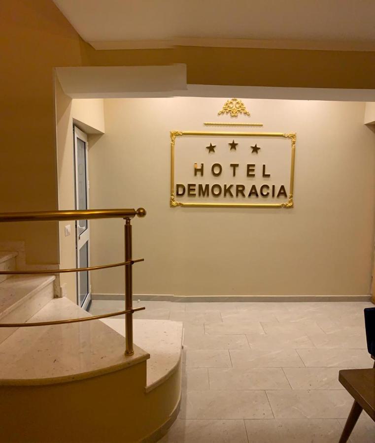 Hotel Demokracia Fushe-Arrez Exterior photo